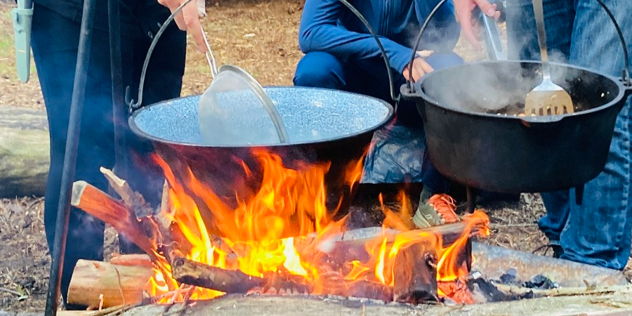 Dutch Oven boven vuur